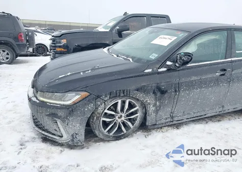 2017 Volkswagen Jetta 1.4T Se from USA, damaged, VIN 3VWDB7AJ3HM370456